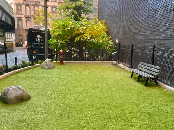 505 West 29th Street image 24 of 25