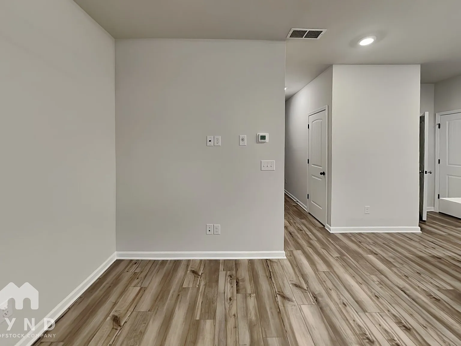 3 bed, 2.5 bath, 1385 sqft, $2,185 — Photo 4
