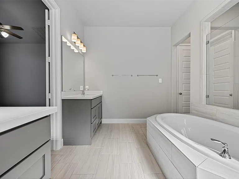 15330 Legacy Park Way — Photo 30