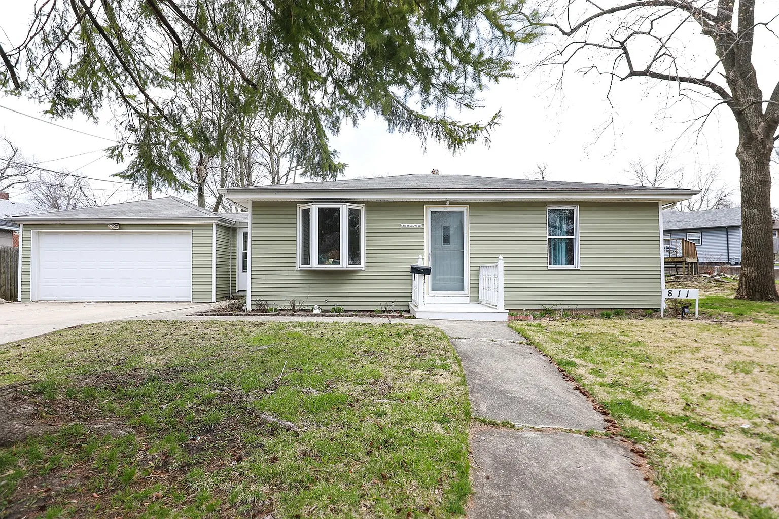 811 Jasper St photo 1