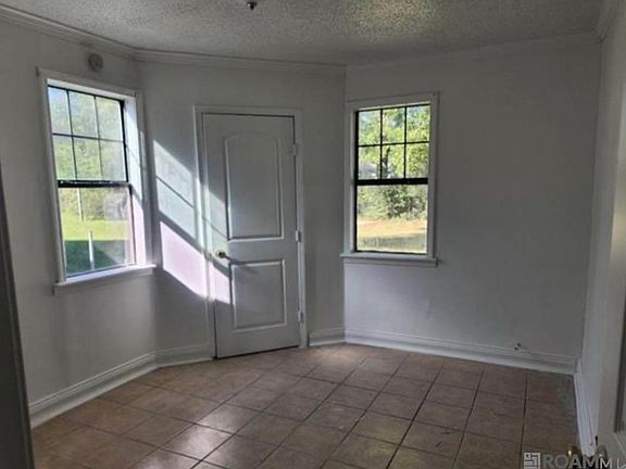 3rd image of 3547 Mission Dr