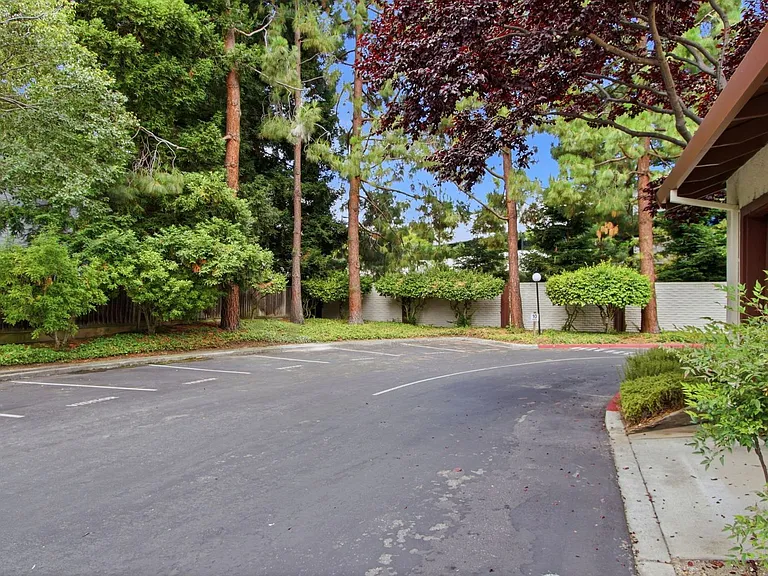 479 Costa Mesa Ter #F — Photo 38