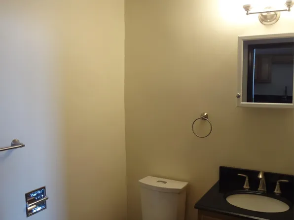 136 Main St APT 203, Greenfield, MA 01301