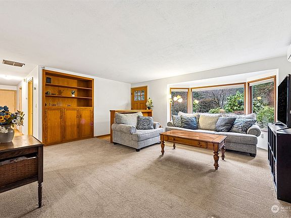 3rd image of 4802 Cedarwood Lane NW