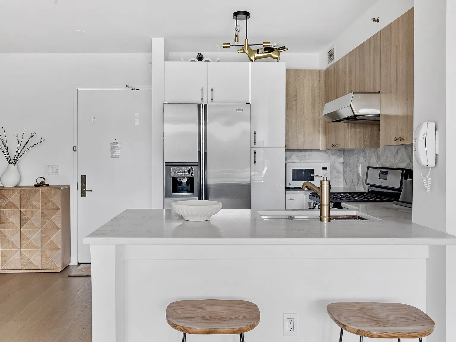 20 River Terrace — Photo 3