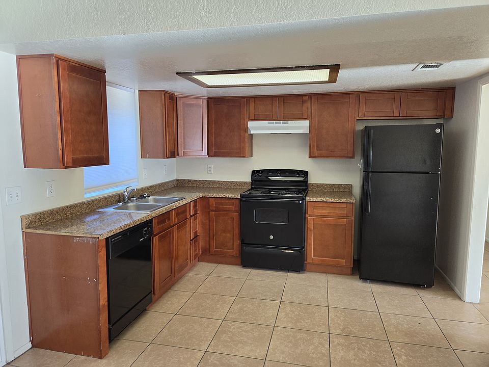 Kitchen with newer appliances