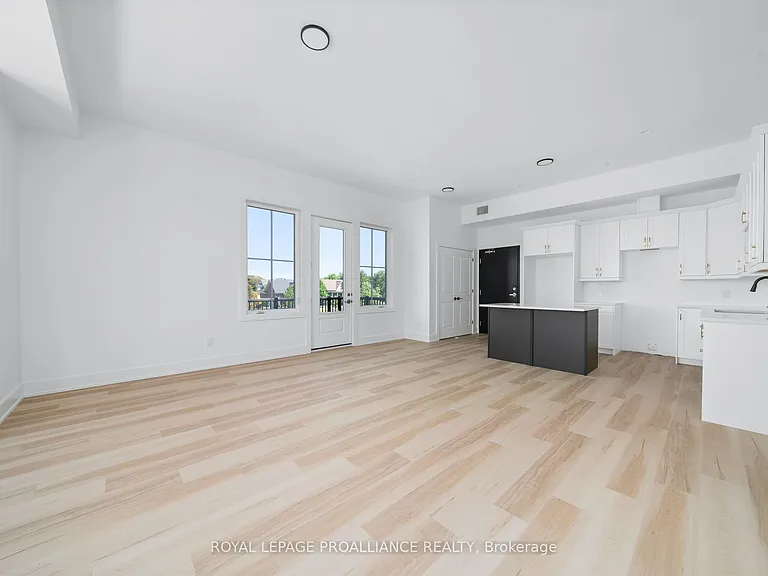 941 Charles Wilson Pkwy #201 — Photo 3