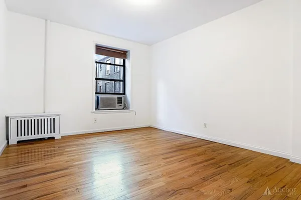 Rented by Anchor Associates | media 27