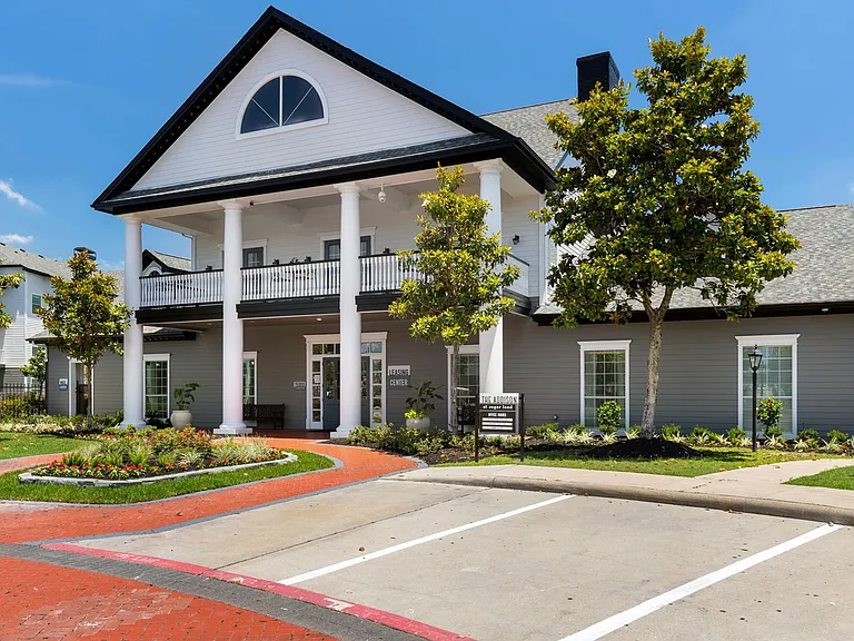 Leasing Center