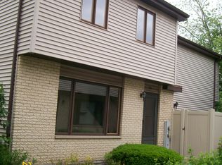 244 E Woodlawn Rd #244, New Lenox, IL 60451