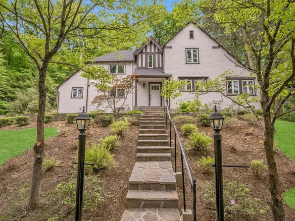 34 Glenside Place, Chappaqua, NY 10514