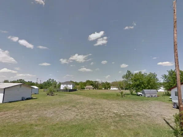 305 Henderson St, Terrell, TX 75160