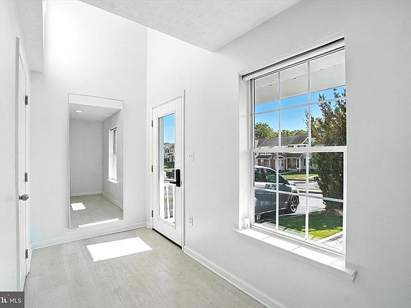 4th image of 156 Country Ridge Dr