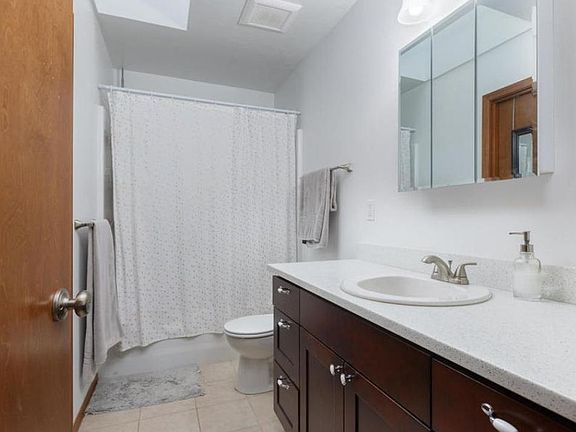3rd image of 2290 NE 36th Dr #2290