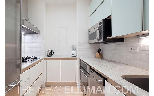 Sold by Douglas Elliman | media 15