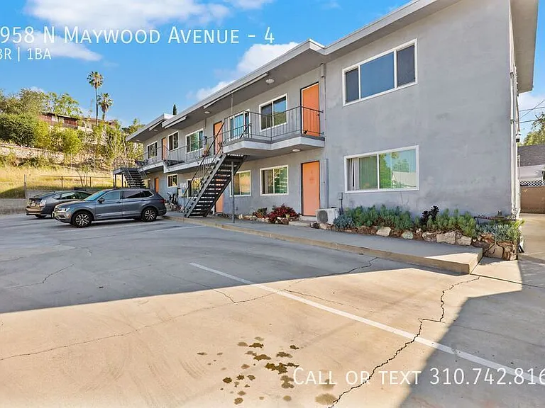 4958 N Maywood Ave #4 — Photo 15