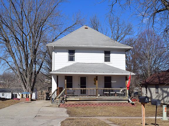 2nd image of 1012 Hill St