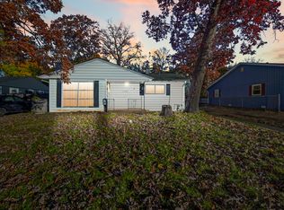 94 Wren Rd, Carpentersville, IL 60110