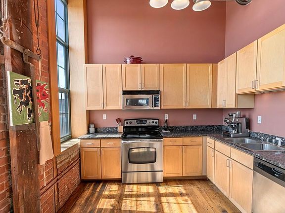 4th image of 589 Atwells Ave #34K