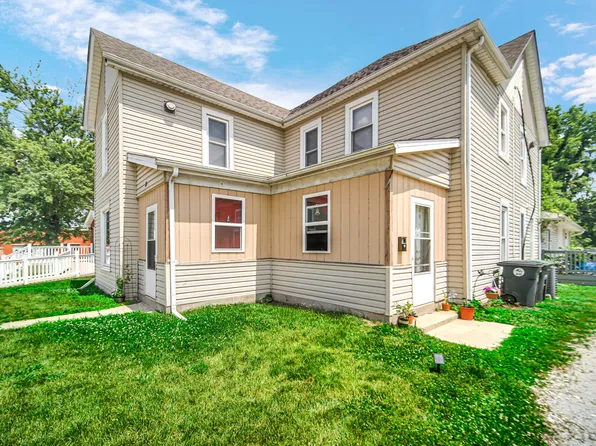 111 Center St, Hobart, IN 46342