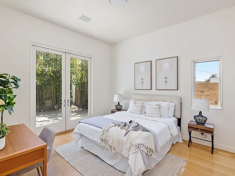 Guest bedroom 1