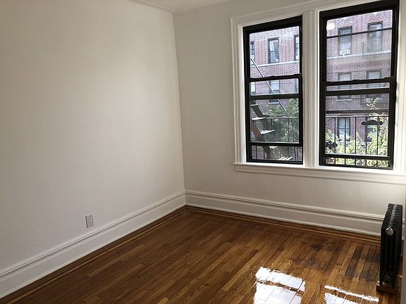 2nd image of 2819 33rd St APT 2B
