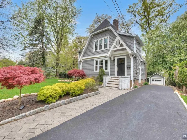 341 Fairmount Rd, Ridgewood, NJ 07450