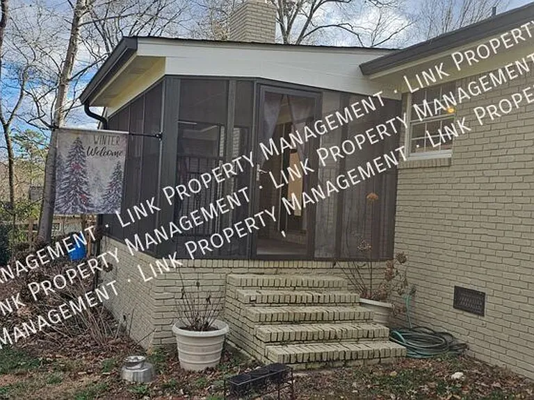 9328 Berkshire Cir — Photo 57