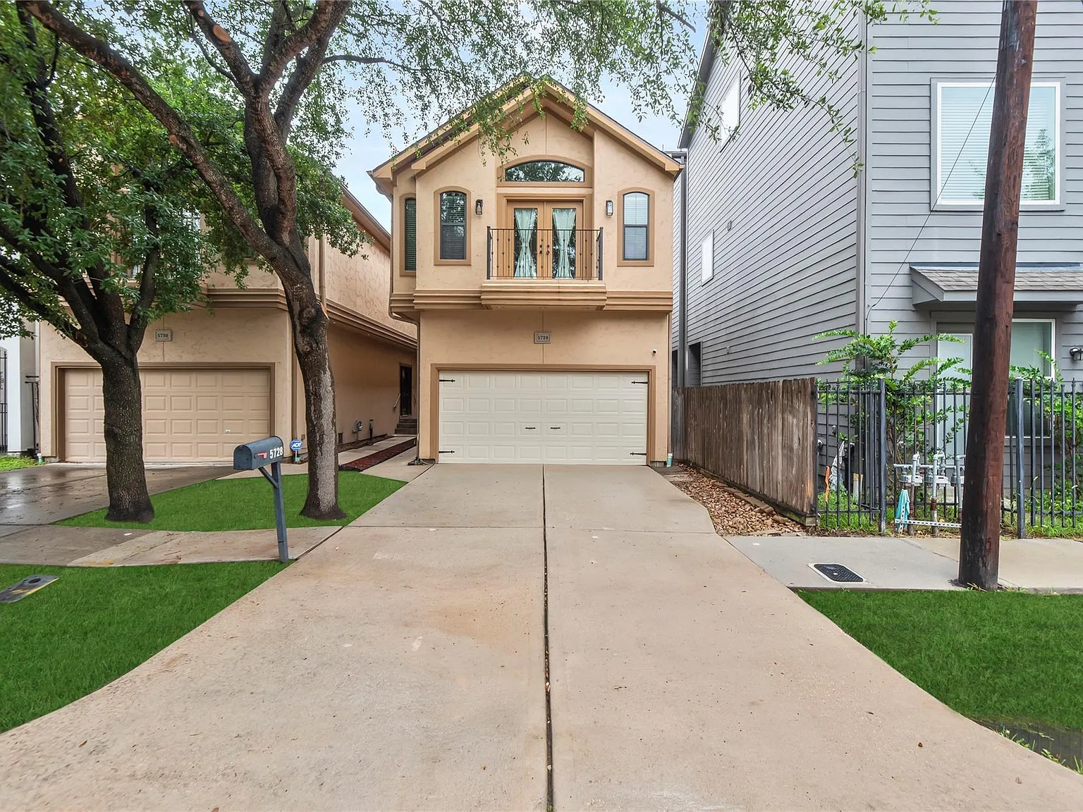 3 bed, 2.5 bath, 2535 sqft, $3,200 — Photo 3