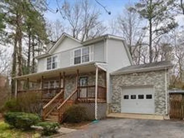 1275 White Sands Dr, Lusby, MD 20657