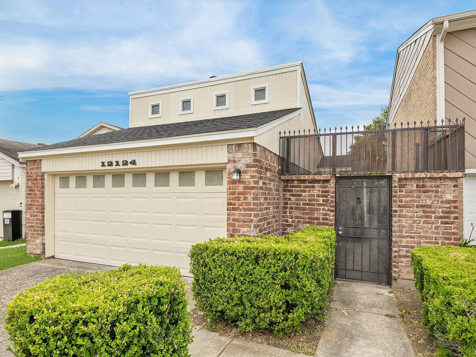 3 bed, 2.0 bath, 1472 sqft, $1,900 — Photo 1