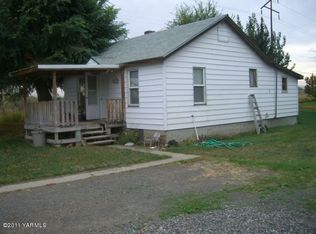 6571 N Track Rd, Wapato, WA 98951