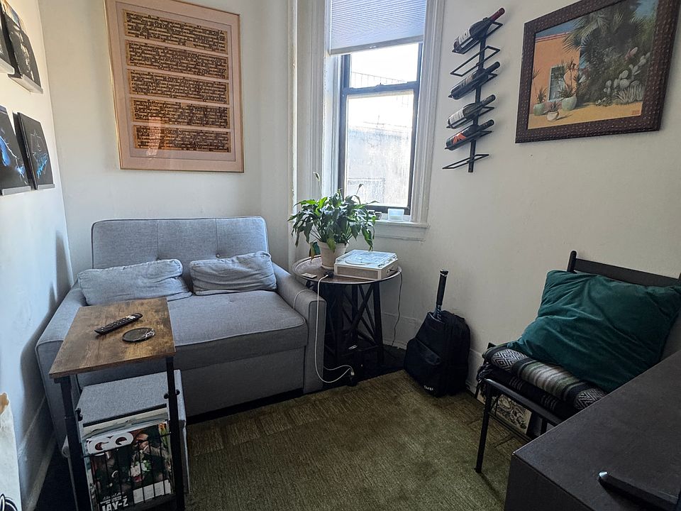 1st image of 160 1st Ave APT 4A