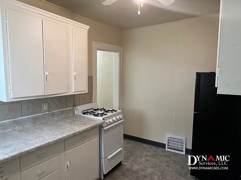 434 N Spring Ave | All Utilities Paid by Landlord — Photo 11