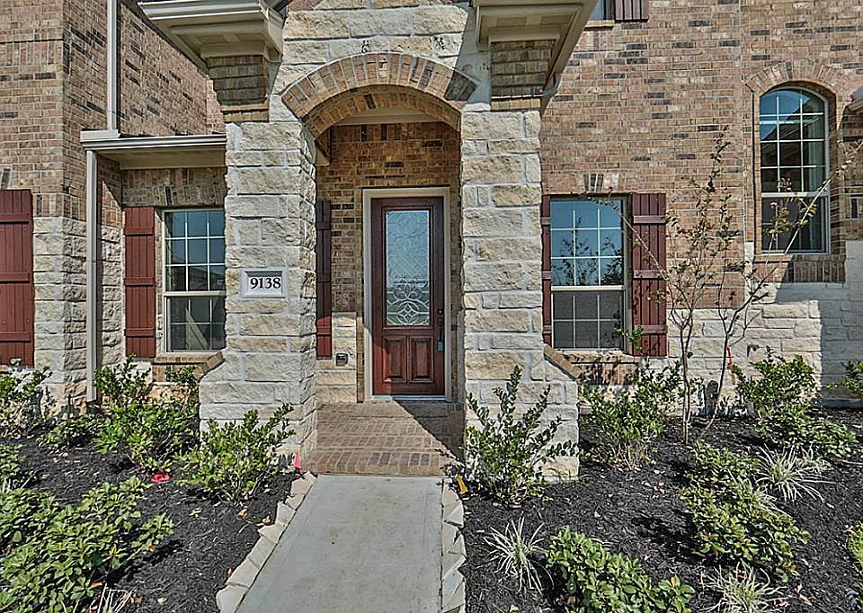 1st image of 9138 Sunlight Oak Ln