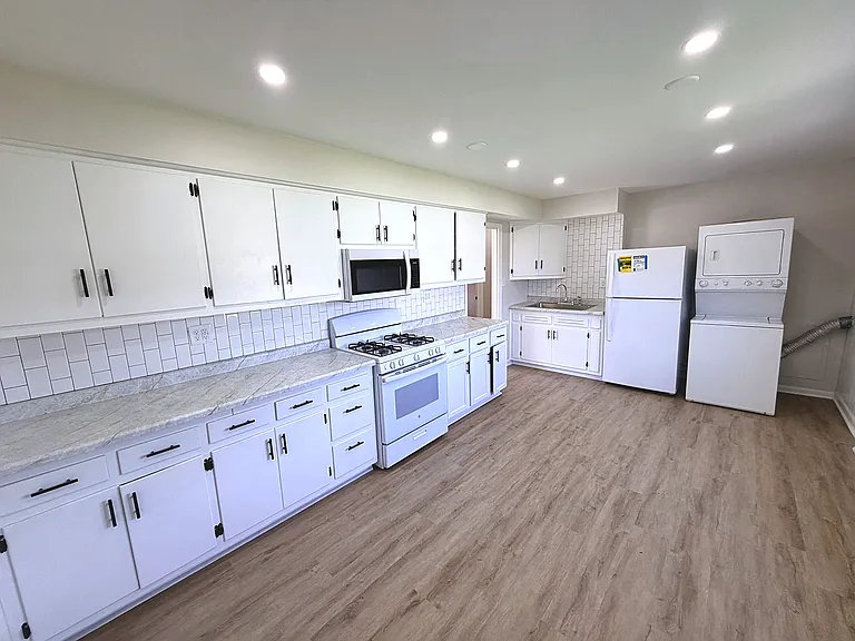408 Church St — Photo 5