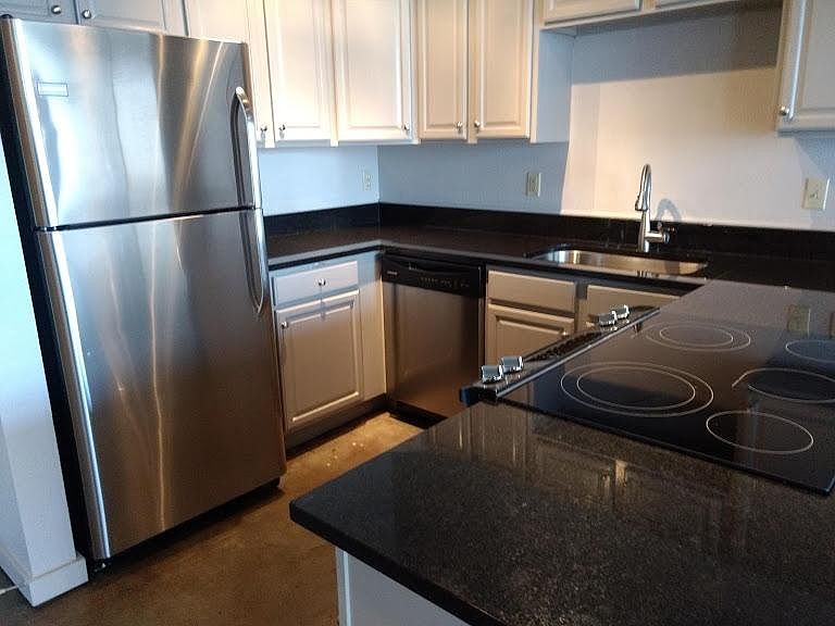 1st image of 2029 Wyandotte St