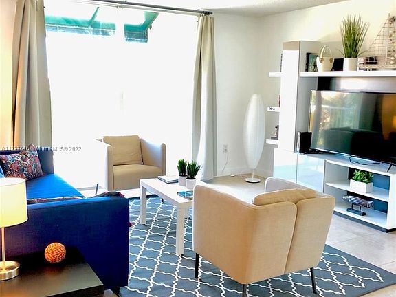 5th image of 19601 E Country Club Dr #7605