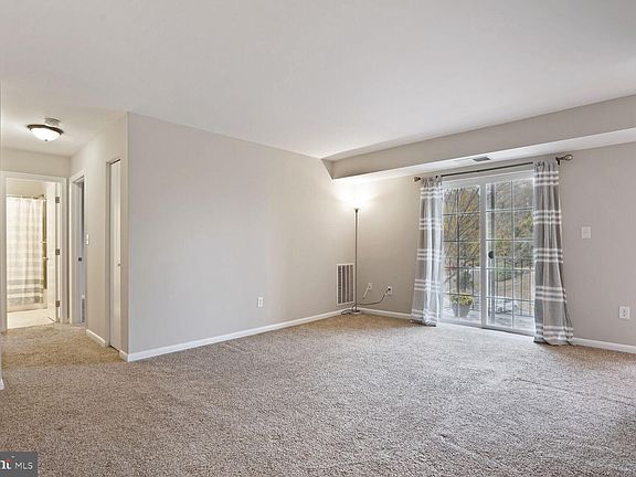 2nd image of 1521 Colonial Dr APT 304