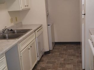 1081 Regent Rd UNIT 801, Oconomowoc, WI 53066