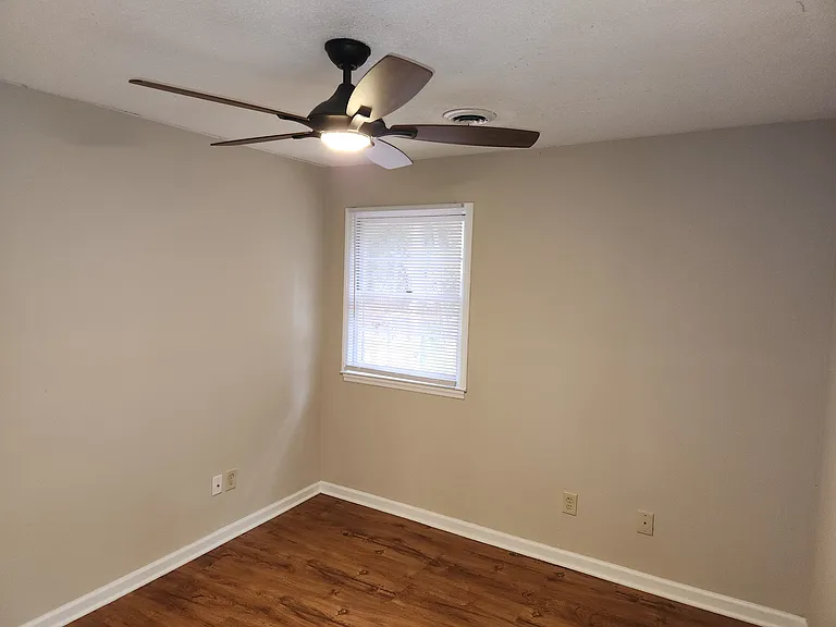 502 Millhouse Rd — Photo 23