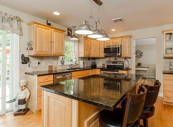 Country Eat-in-Kitchen