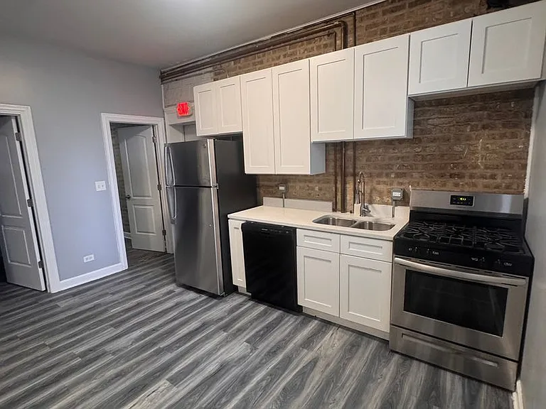 2900-04 N Laramie Avenue W George St #5200-06 — Photo 47