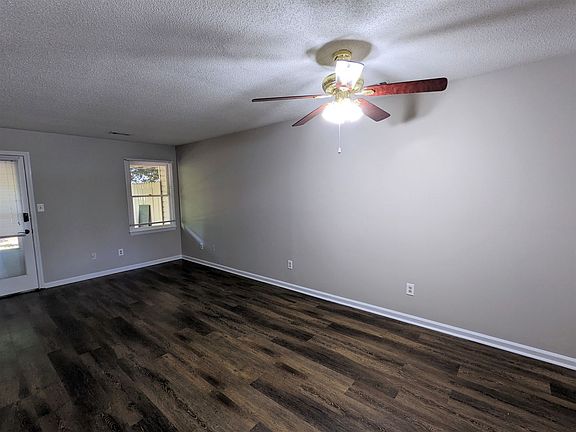 4th image of 500 Forest Dr APT A
