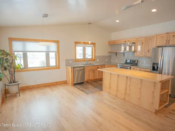 6459 N 6th St, Tetonia, ID 83452