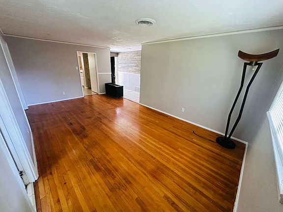 2nd image of 1822 Grove Hill Ln