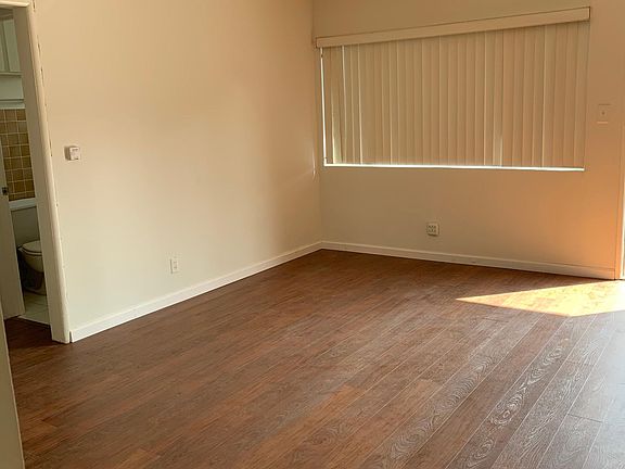 4th image of 3048 Livonia Ave