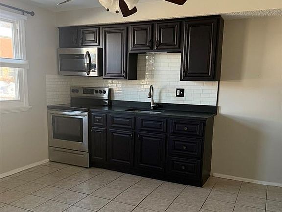2nd image of 1588 Main St APT 25