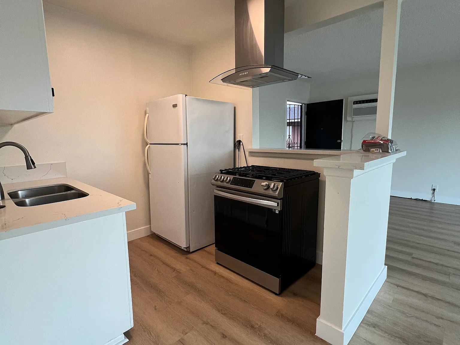 1 bed, $1,995 — Photo 4