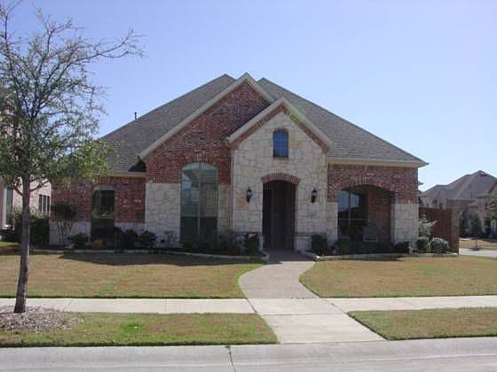 2nd image of 2400 Windsor Castle Way